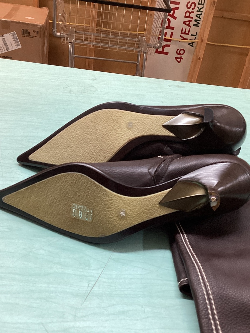 Giuseppe Zanotti Dark Brown Leather Pointed-Toe Mid-Calf Kitten Heel Boots - Picture 3 of 5